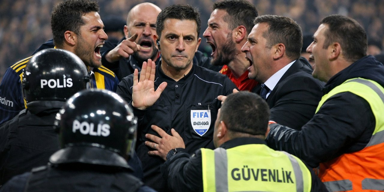 Akif Kurtuluş yazdı: Hakemler ve hâkimler