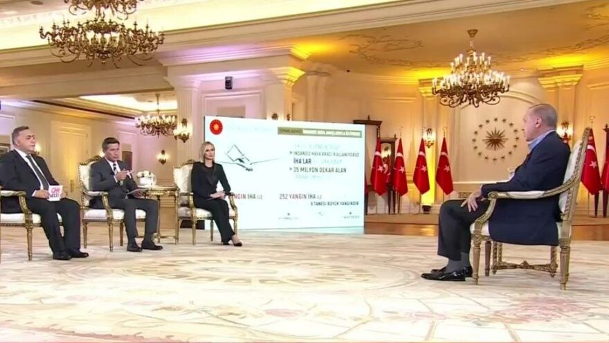 Selvi, "prompter"lı "sufle'li yayını anlattı: "Konuştukça açıldınız" dedim