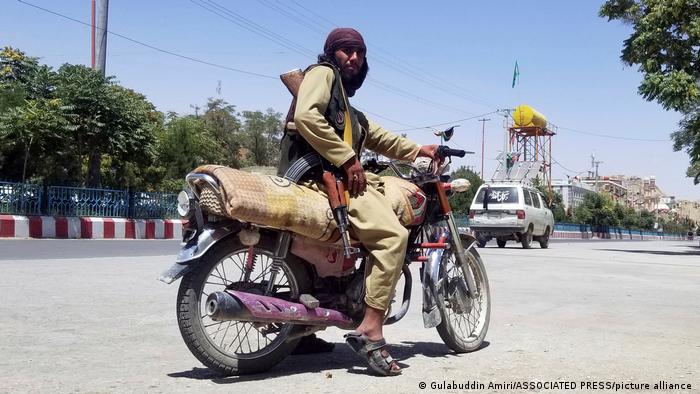 Taliban Kabil'e yaklaşıyor