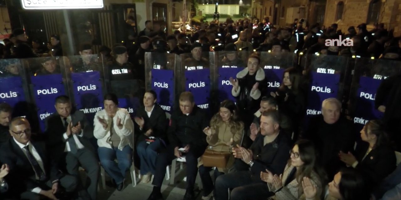 İzmir'de Meslek Fabrikası gerilimi: Binanın tarihçesi, davanın seyri ve gece nöbeti...