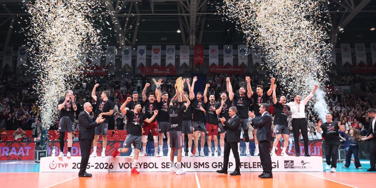 SMS Grup Efeler Ligi'nde şampiyon Ziraat Bankkart oldu