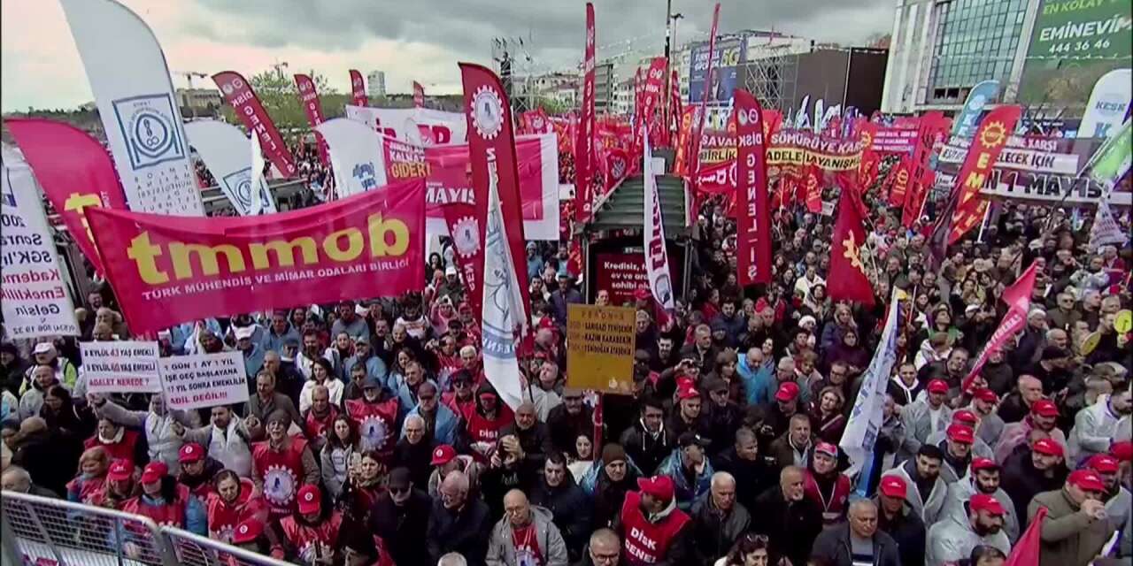 Kadıköy'de 1 Mayıs mitingi: İşçiler birleşir, bu düzen değişir