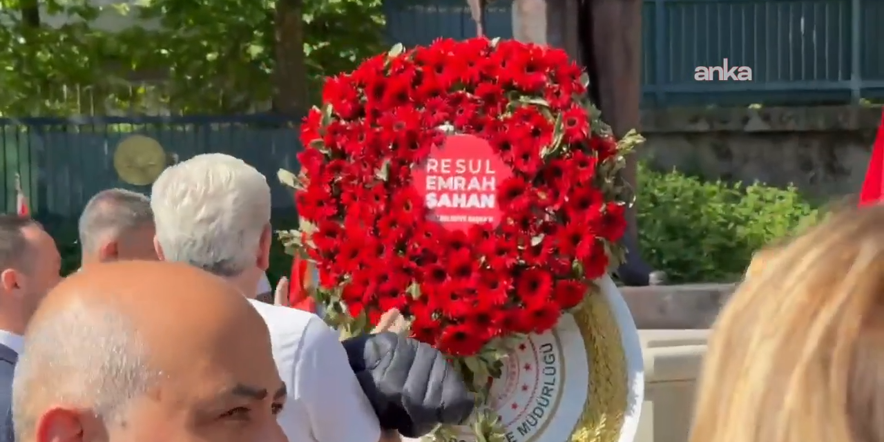 Şişli’deki 19 Mayıs töreninde Resul Emrah Şahan çelengine müdahale