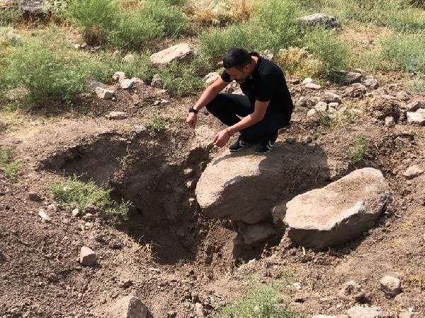 Ankara'da defineciler 600 yıllık Ermeni mezarını talan etti