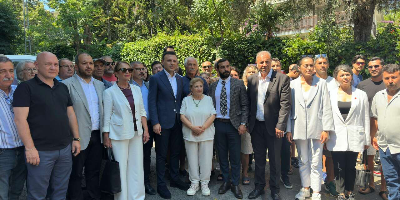 Özgür Çelik: Türkiye bir yol ayrımında, hiç kimse umutsuzluğa kapılmasın