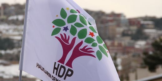 HDP kapatma davasında savunma için AYM’den ek süre istedi