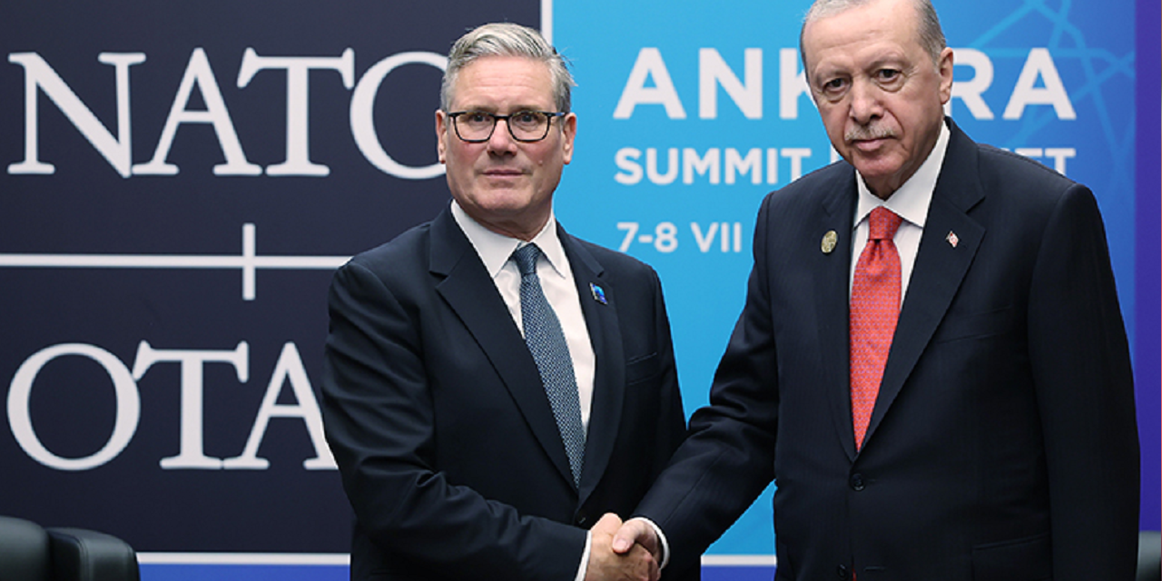İngiltere Başbakanı Starmer, Erdoğan’ın hediye ettiği silahı Türkiye’de bıraktı