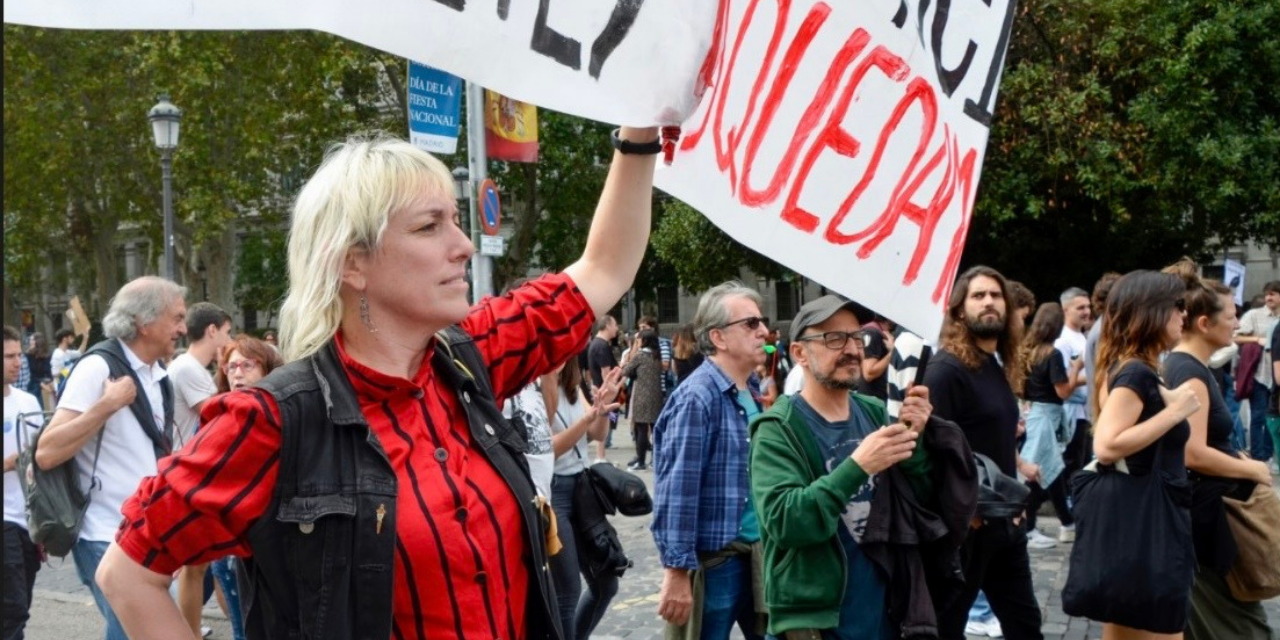 'Akbaba'lara karşı mahalle dayanışması: İspanya'dan bir barınma hakkı mücadelesi