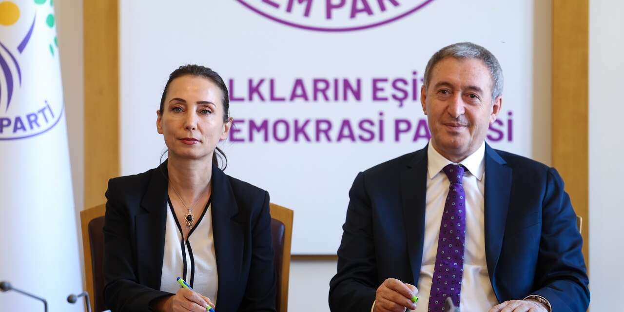 Tülay Hatimoğulları ve Tuncer Bakırhan, "çerçeve yasa" teklifine imza attı