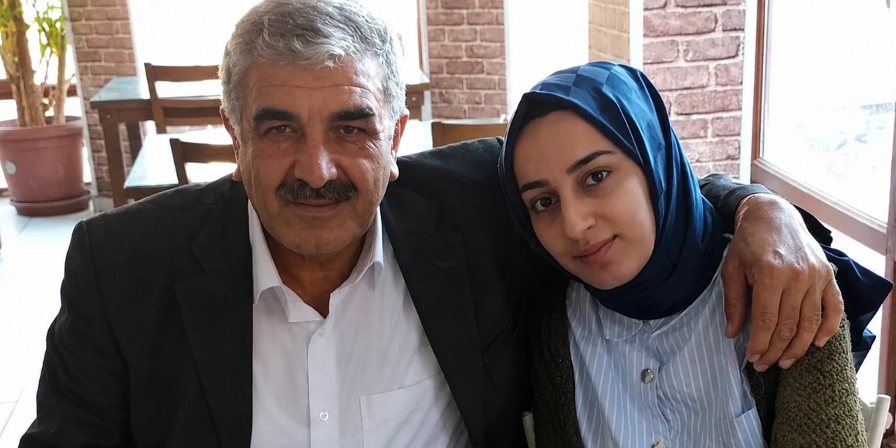 Rojin Kabaiş'in babasına silah fotoğraflı tehdit mesajı: Şikayetini çek, yoksa sen de kızının yanına gidersin