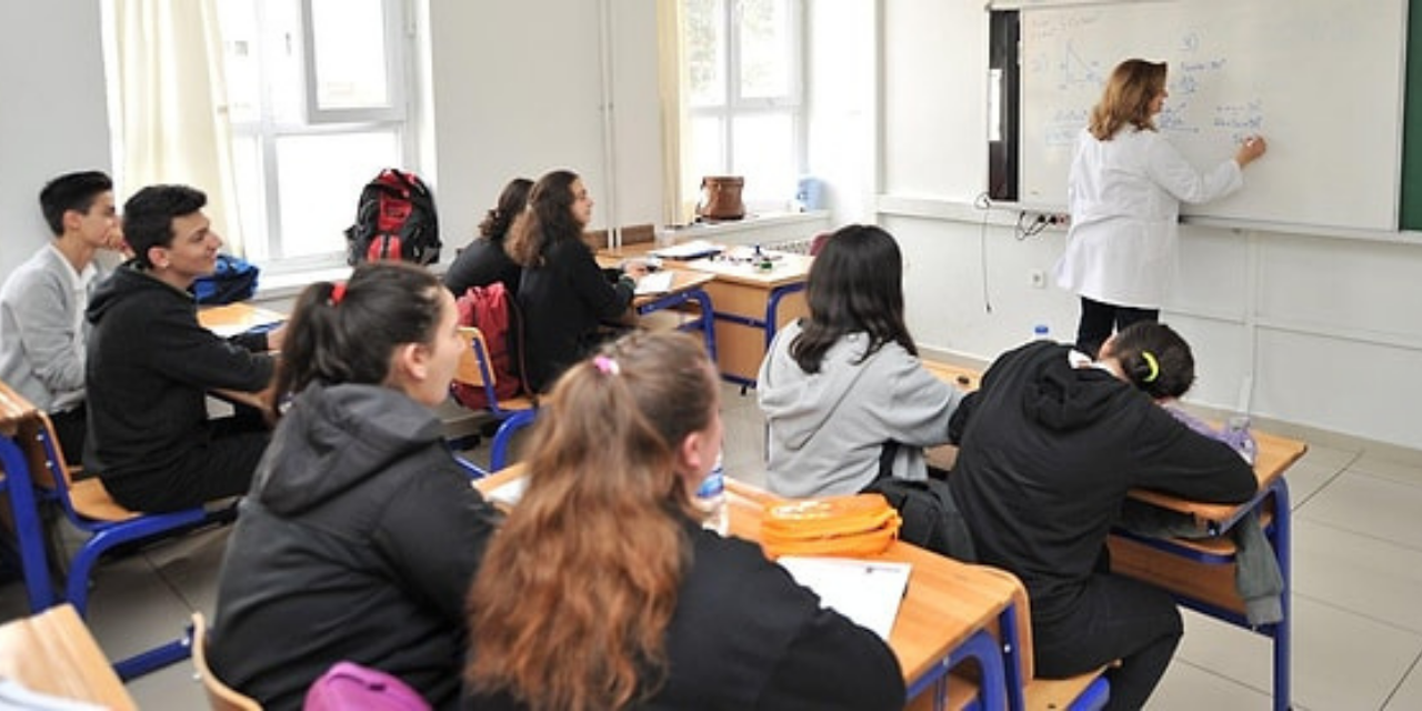 MEB'den 2026-2027 eğitim öğretim yılı genelgesi: Öğretmenlere önlük, okullarda "çözüm süreci" etkinlikleri