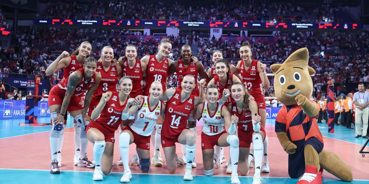 A Milli Kadın Voleybol Takımı, CEV Avrupa Şampiyonası'nda son 16 turuna yükseldi