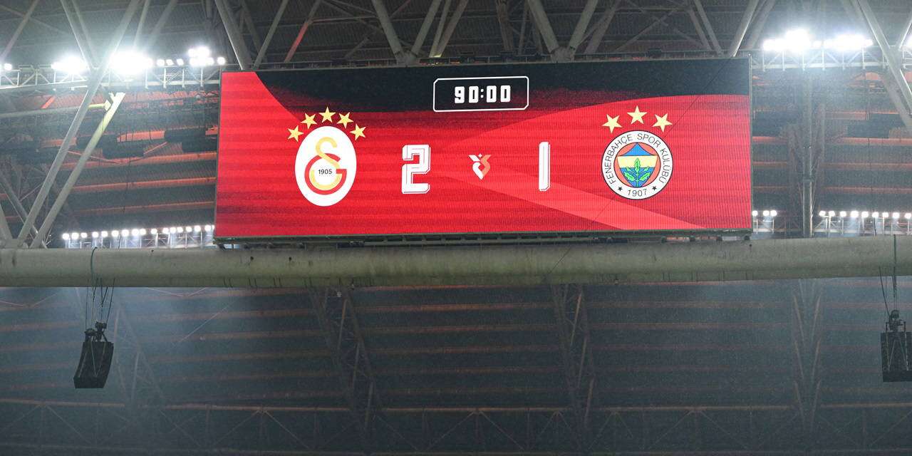 Galatasaray'a "Fenerbahçe logosu" cezası