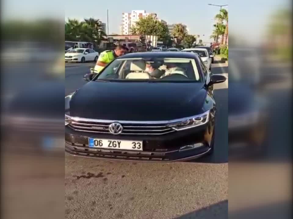 Mersin Valiliği AKP'li vekilin hakaretine sessiz kaldı;  "Memurlar yasal mevzuatın dışına çıkmışlar" dedi