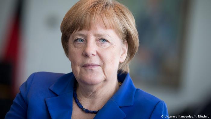 Merkel 15 bin Euro civarında emekli maaşı alacak