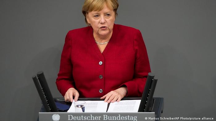 Merkel: Kazanımları korumak için Taliban'la görüşülmeli