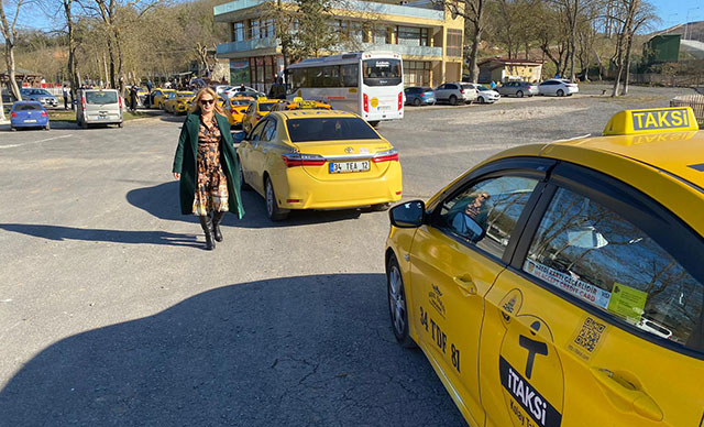 İstanbulluların yüzde 73,4’ü yoğun saatlerde ve kötü havalarda taksi bulmakta zorlanıyor