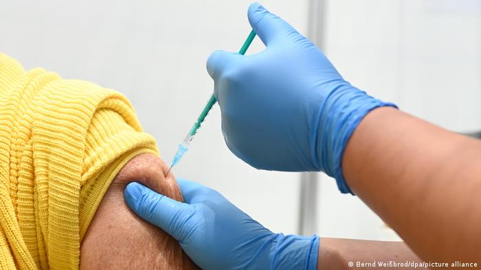 Avrupa Bulaşıcı Hastalık Önleme ve Kontrol Merkezi, şimdilik aşı tazelemeye gerek görmüyor
