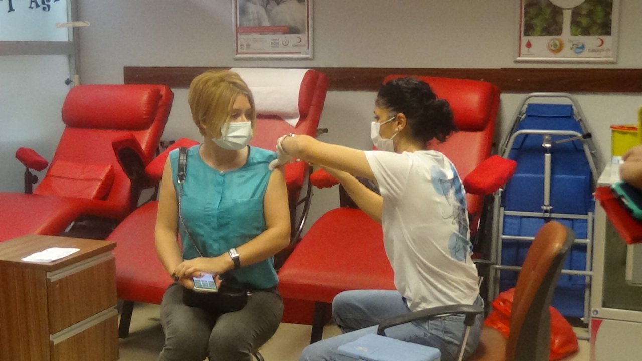 Çağlayan'daki İstanbul Adliyesi'nde randevusuz aşı merkezi kuruldu