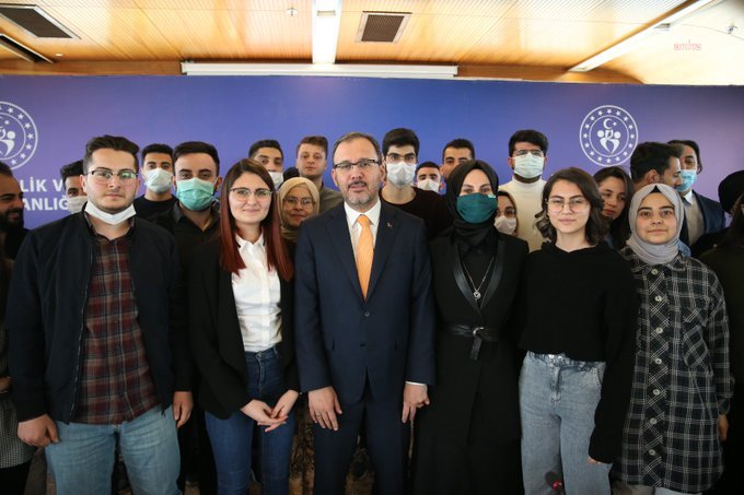 İYİ Parti'den yurt çıkmayan öğrencilere yardım için kanun teklifi
