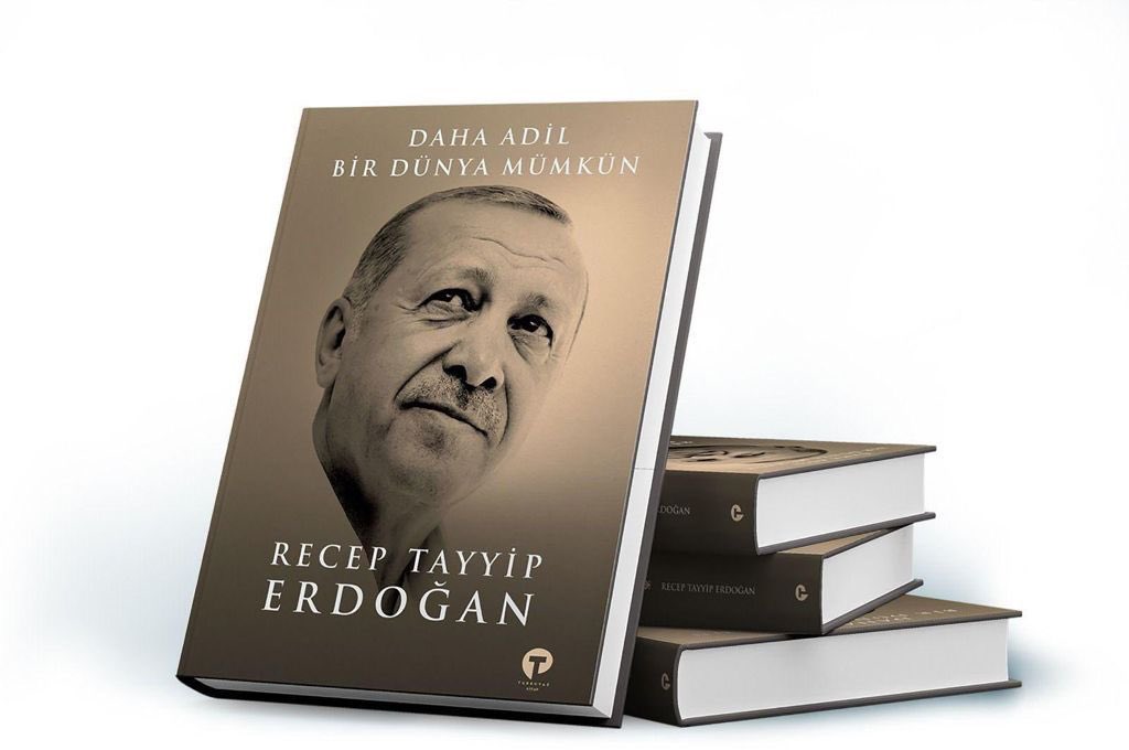 AKP Pülümür İlçe Başkanı: "Aşı olan 62 kişiye Erdoğan'ın kitabı hediye"