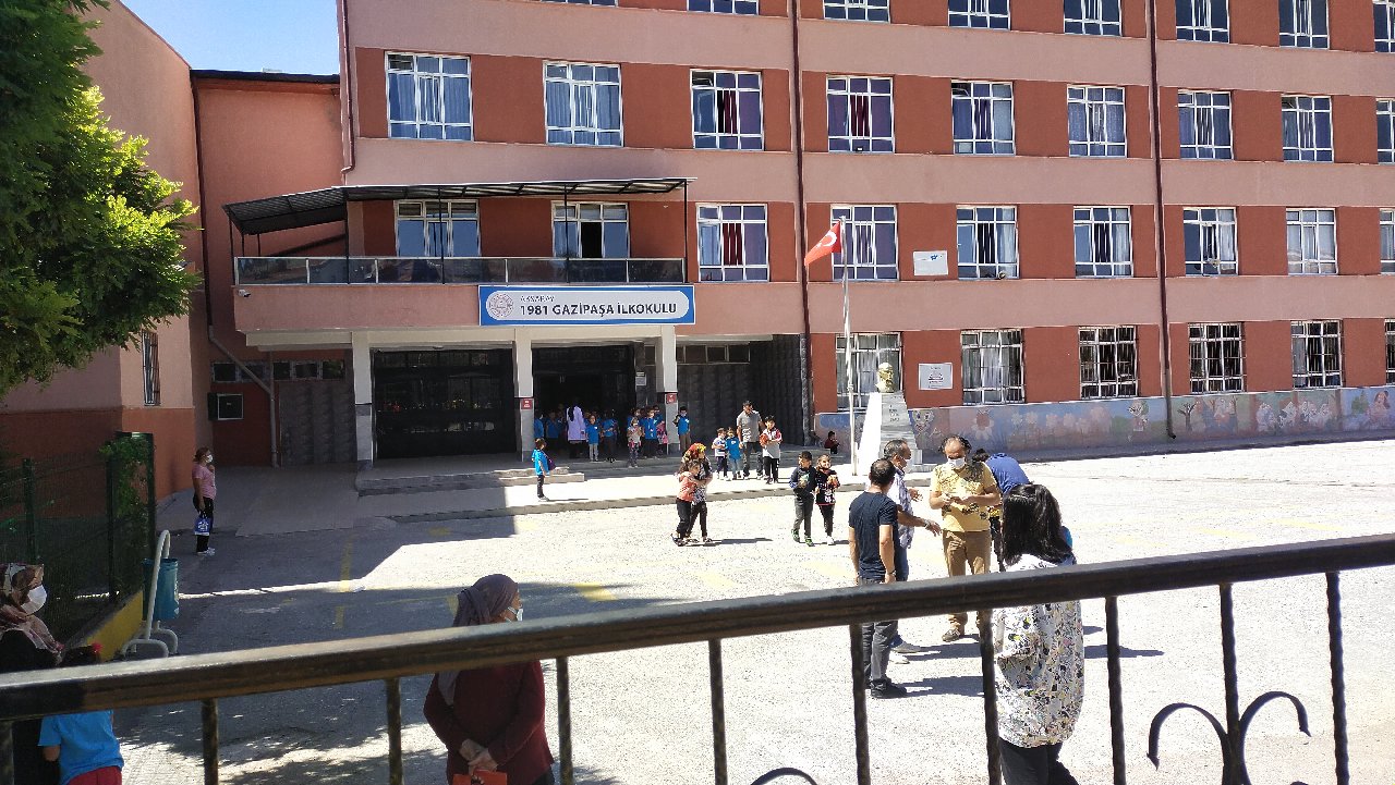 Aksaray'da okul giriş-çıkış saatlerine Cuma namazı ayarlaması