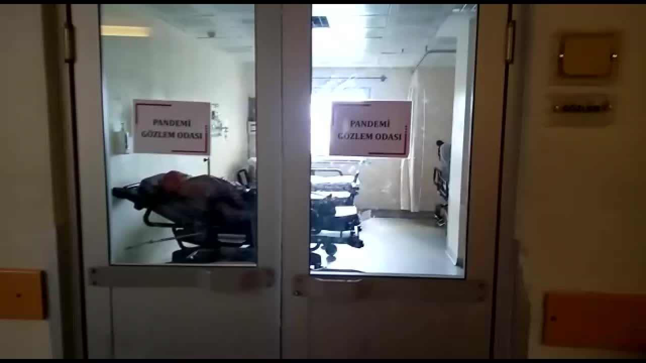 Karadeniz mizahı gibi: Rize Devlet Hastanesi'nde PCR test odası ile Covid gözlem odası yan yana