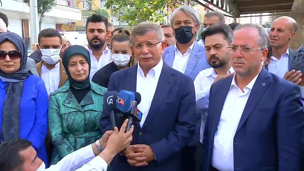 Davutoğlu'ndan 12 Eylül açıklaması: "Her türlü otoriterliğe, kutuplaşmaya karşı hep beraber olalım"