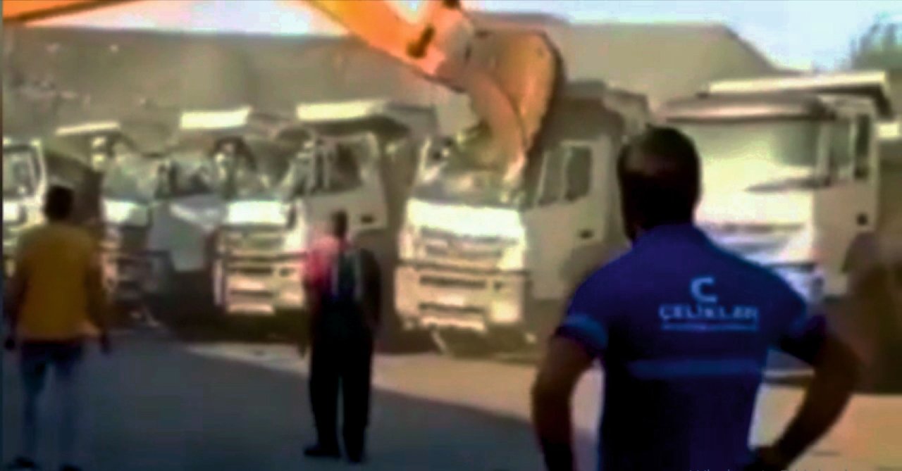 Amcası alacağını vermeyince 5 kamyonu kepçeyle ezdi