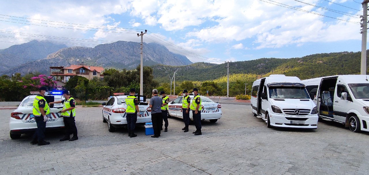 Antalya'daki okul servisi şoförünün uyuşturucu testi pozitif çıktı