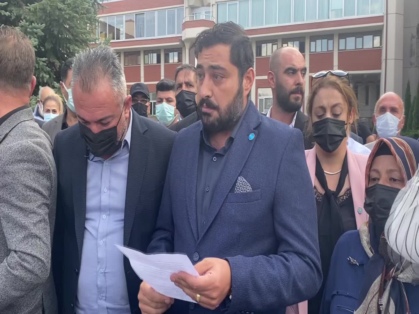 İYİ Parti'den, AKP'li Erzurum Belediye Başkanı'nın İYİ Parti İl Başkanı'na küfretmesine protesto