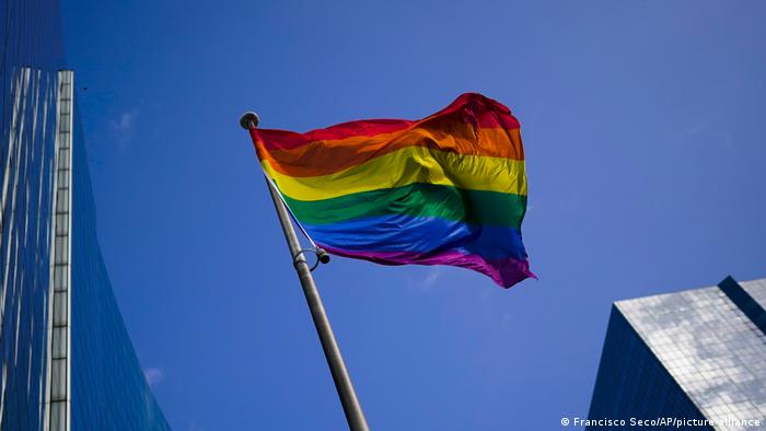 Avrupa Parlamentosu, LGBTİ  bireylere AB sınırlarında yaşama ve çalışma hakkı tanıdı