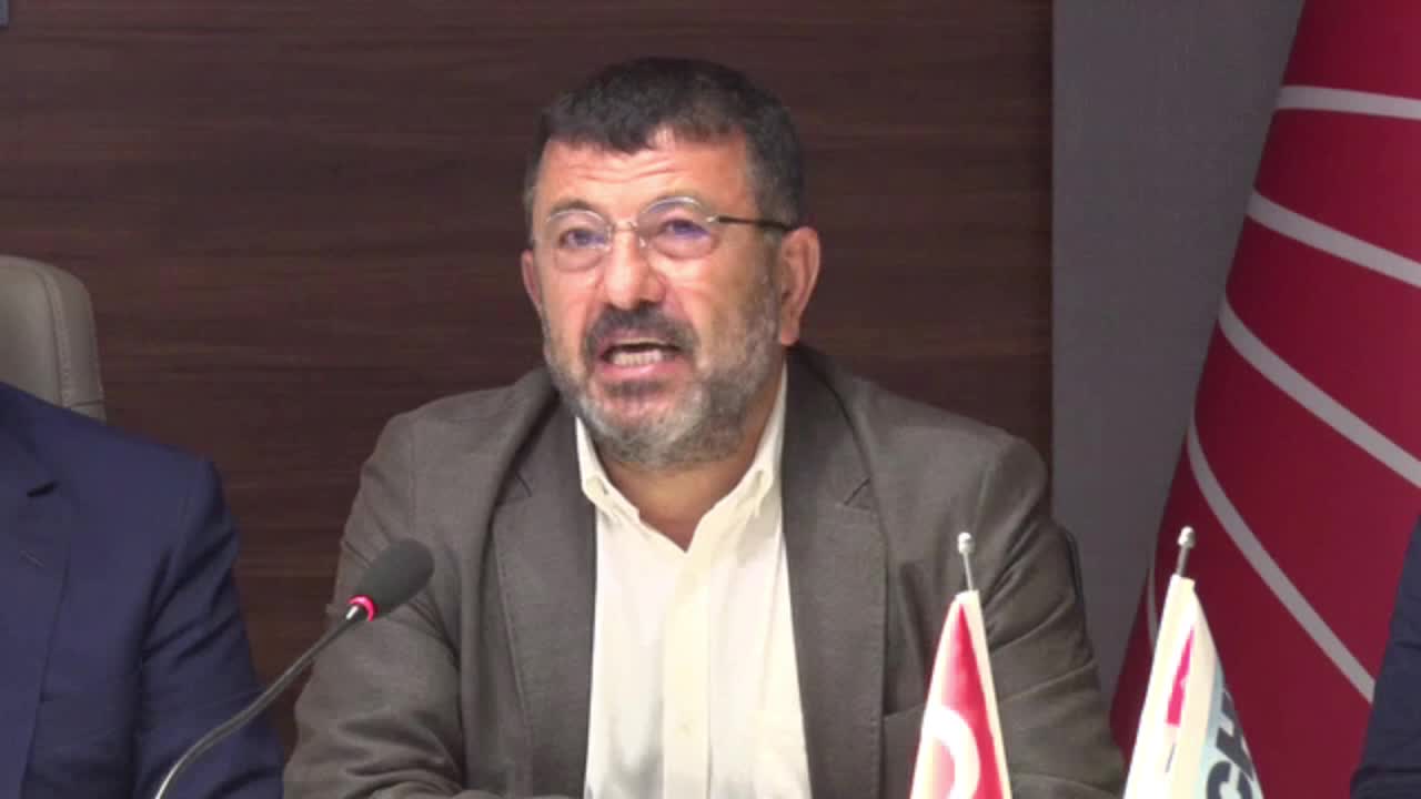 CHP'li Ağbaba: "Cumhurbaşkanı başka bir dünyada yaşıyor gibi"