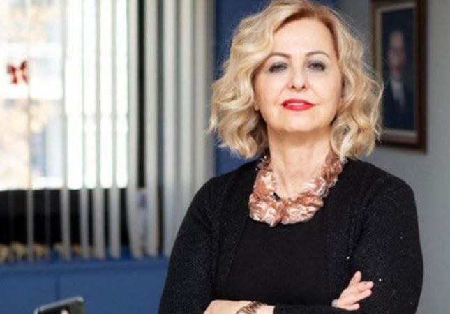 Kıyafeti nedeniyle hedef gösterilen Prof. Dr. Şenol: "Zorbalara bunu yapma gücünü vermemeliyiz"