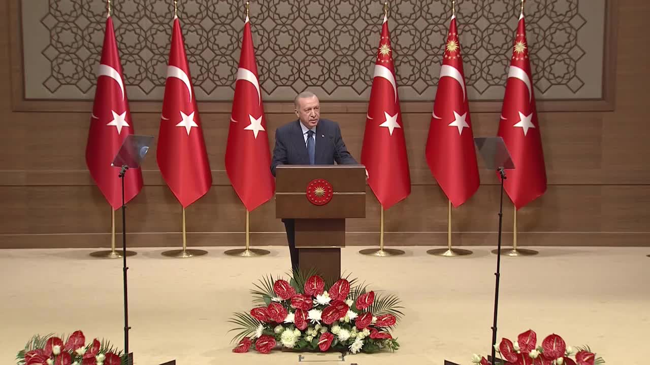 Cumhurbaşkanı Erdoğan: "Milletimiz, gazeteci sıfatlı haysiyet cellatlarını unutmadı, unutmayacak"