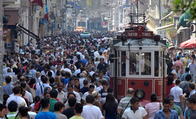 Metropoll: Kararsız seçmenlerin yüzde 37'si AKP'li