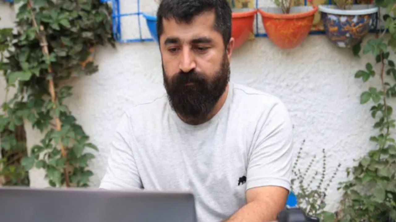Vicdani retçi Zana Aksu'ya 15 ay hapis, 10 bin lira para cezası