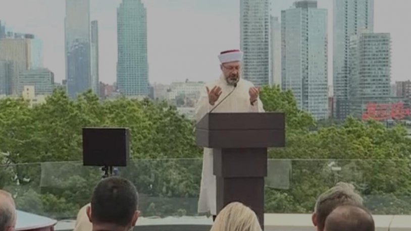 Diyanet İşleri Başkanı Erbaş, New York'ta Türkevi açılışında da dua okudu