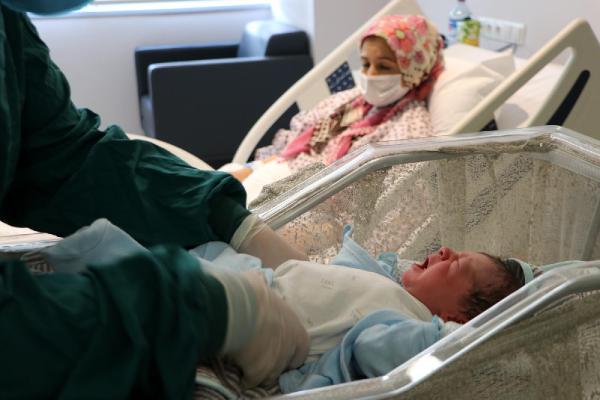 Ankara Şehir Hastanesi'nde 33 koronavirüs hastası anne adayından 32'si aşısız