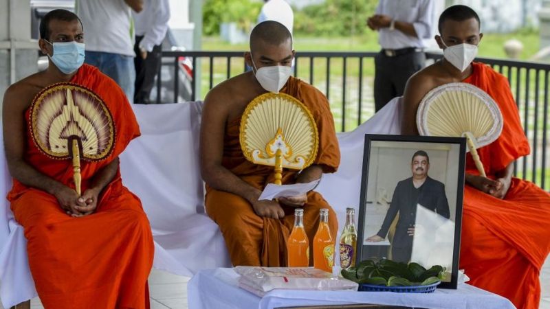 Sri Lanka'da Covid'e çare iksir bulduğunu iddia eden büyücü, koronadan öldü