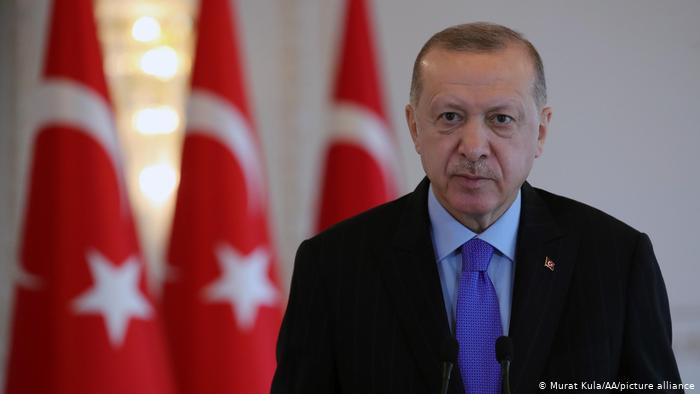 İstinaf mahkemesi, Erdoğan'a yönelik paylaşılan Ahmed Arif’in dizelerine 25 bin TL tazminatı az gördü, 50 bine çıkardı