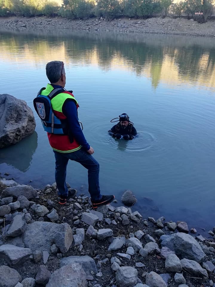 Kayseri'de gölette balık tutarken oltasını kurtarmaya çalışırken boğuldu