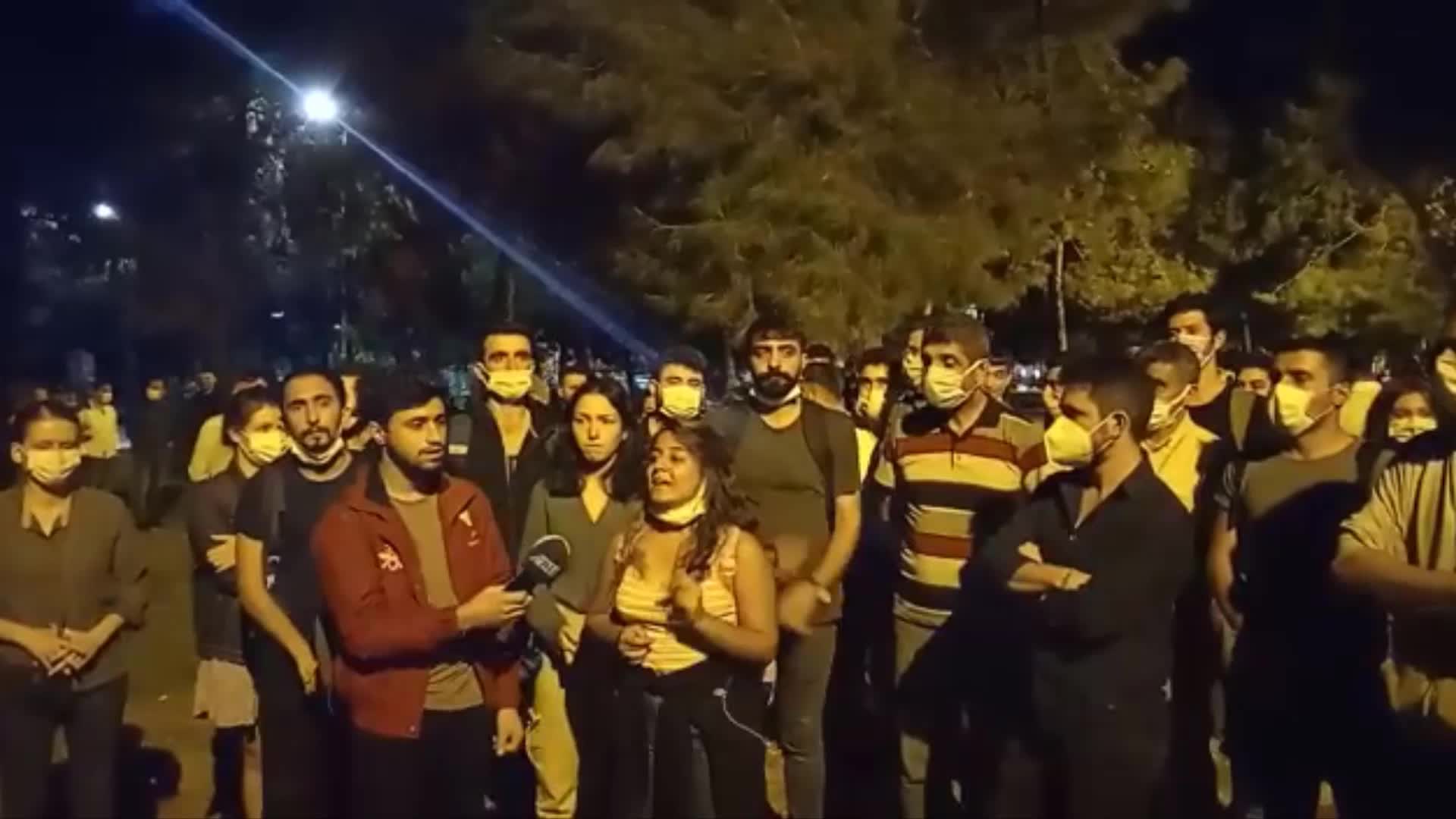 İzmir'de "Barınamıyoruz" eylemine katıldıkları için gözaltına alınan öğrenciler: "İzmir'in her yeri direniş alanıdır"