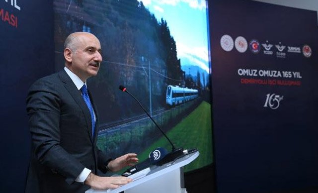 Ankara-İstanbul süresini 40 dakika azaltacak YHT düzenlemesi seneye bitecek