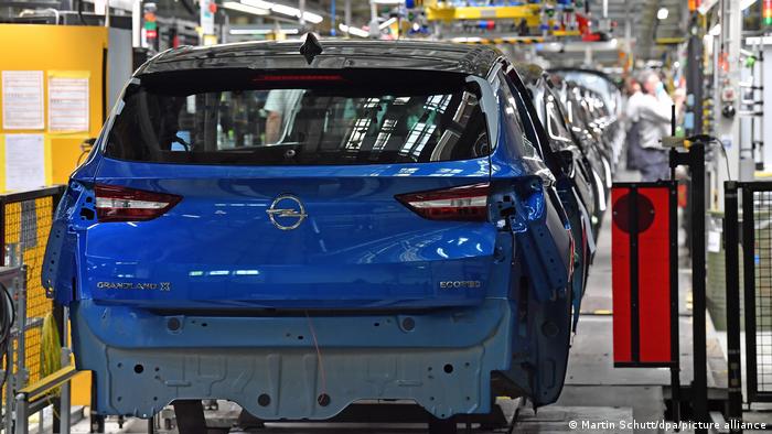 Otomobil sektörü sarsılıyor: Opel Almanya'daki fabrikasını kapattı