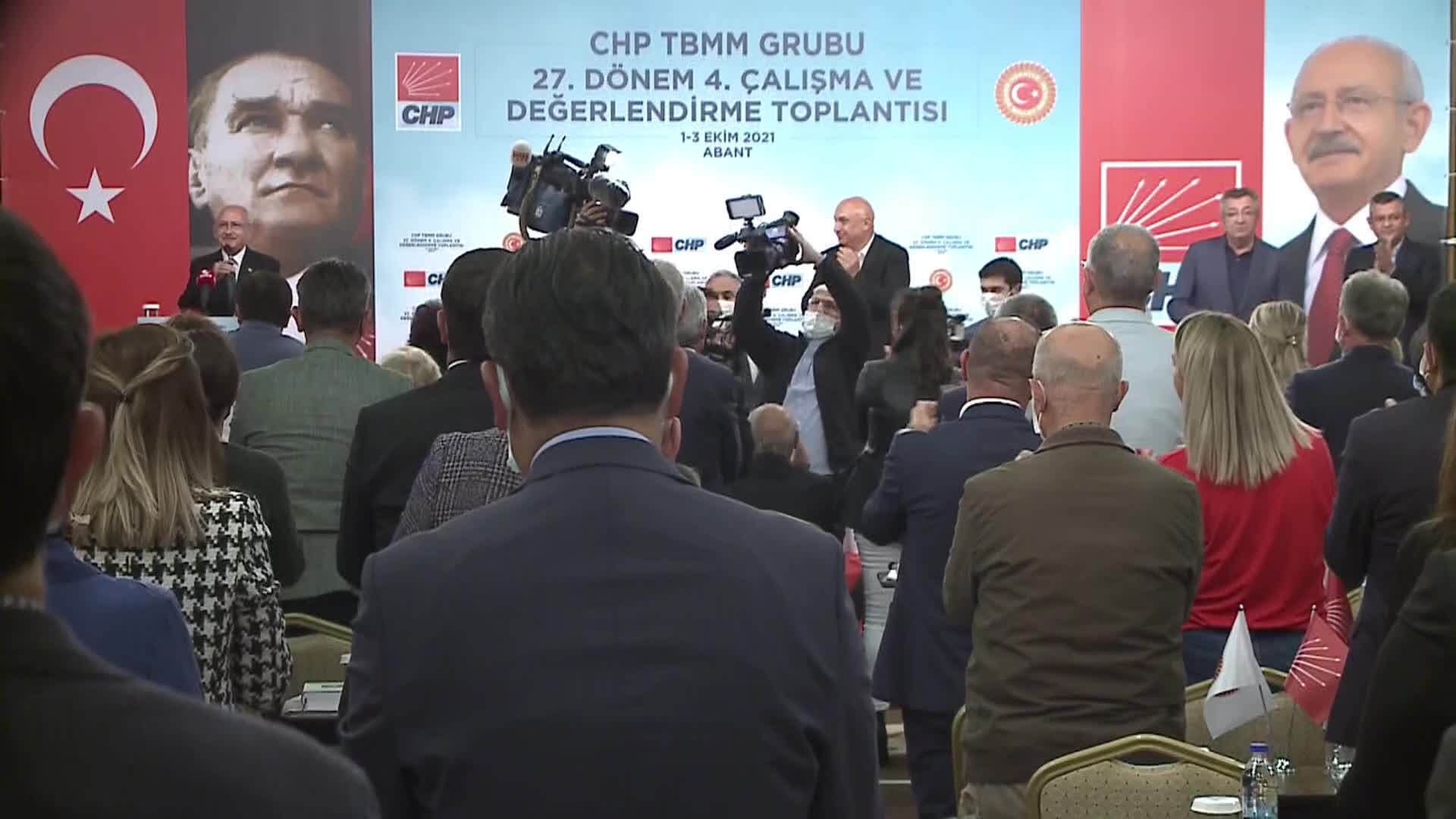 Kılıçdaroğlu: "83 milyonluk bir Türkiye düşünün, Londra’da bir avuç tefeciye çalışan"