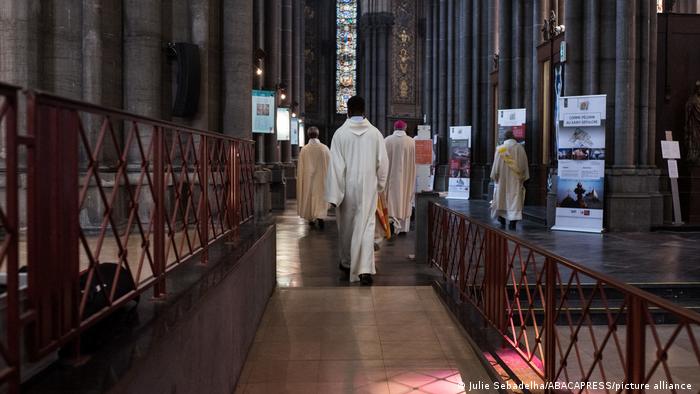 Fransa Katolik Kilisesi'nde 70 yılda 216 bin çocuk cinsel istismar mağduru oldu