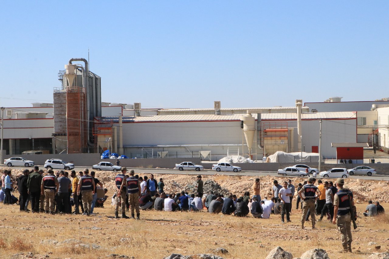 Urfa'da 300 işçi sendikalı oldukları için işten atıldı