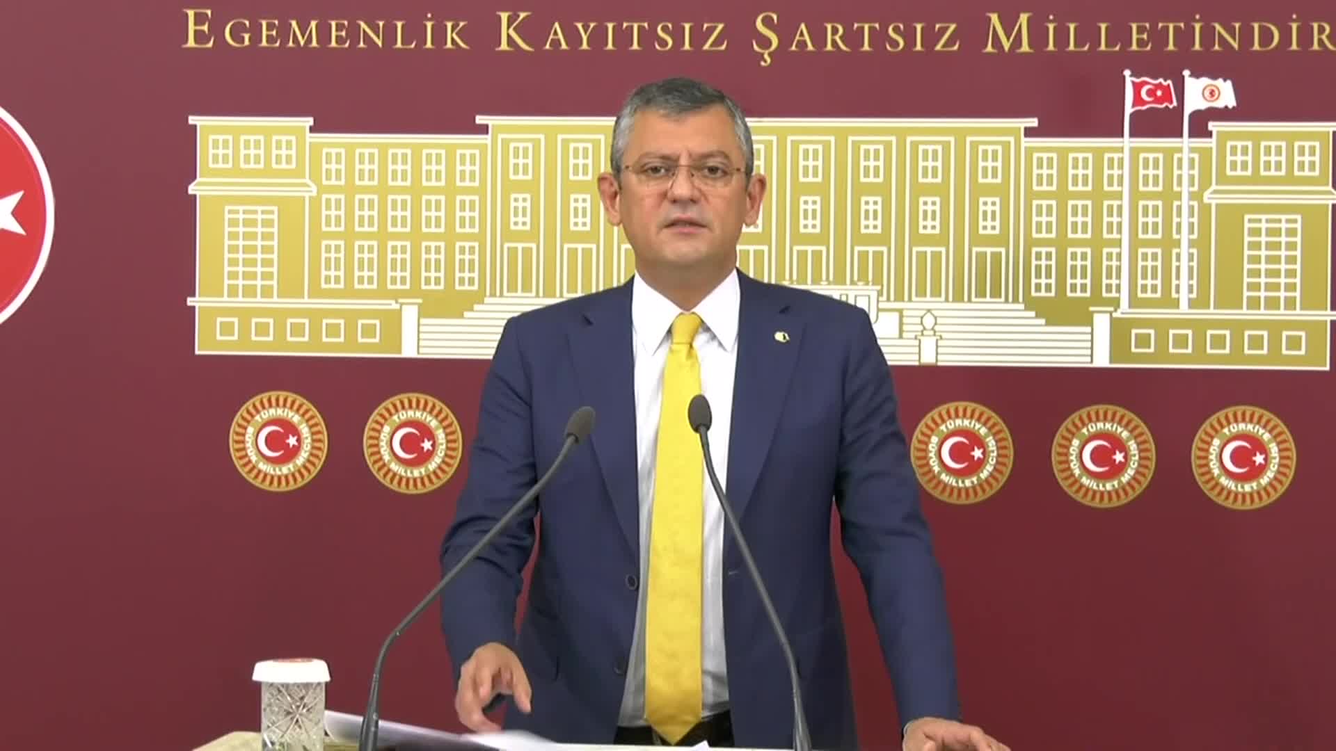 CHP'li Özgür Özel: Erdoğan, İsmail Kahraman ile Kemal Kılıçdaroğlu’nu karıştıracak kadar şuur problemi yaşıyor