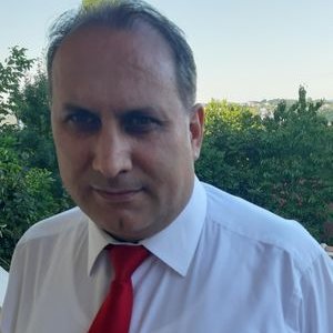 Hakimlik ve savcılık sınavını 8 kez kazanan avukat Hüseyin Erdoğan, 8. kez mülakatta elendi